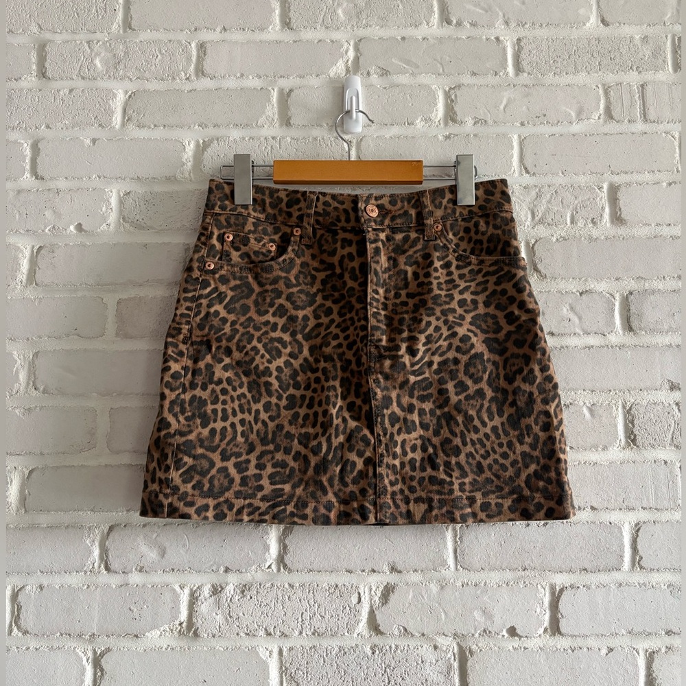 GAP Leopard Denim Mini Skirt, Size 28.